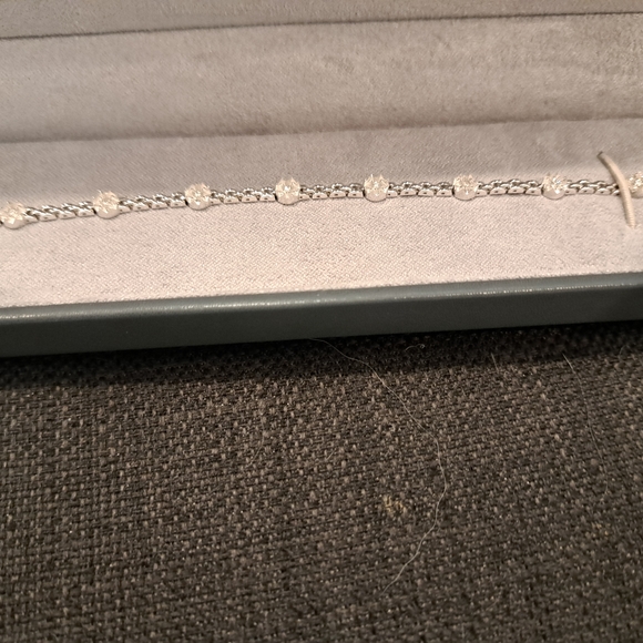 Elegant Motif Ten Diamond Station Stack Chain Bracelet - Picture 2 of 7